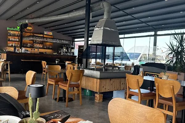 Picasso Restaurant &amp; Bar - Resim 8