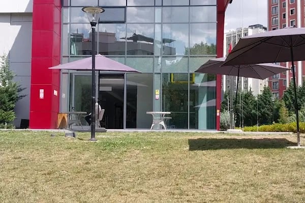 Erdal İnönü Kapalı Yüzme Havuzu - Resim 3