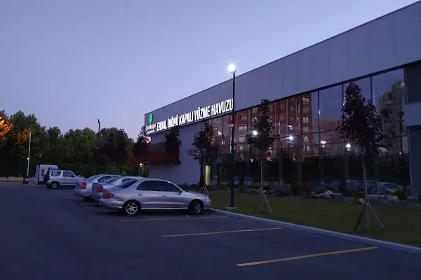 Erdal İnönü Kapalı Yüzme Havuzu - Resim 18