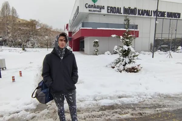 Erdal İnönü Kapalı Yüzme Havuzu - Resim 14