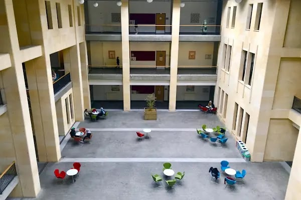 İstanbul Sabahattin Zaim Üniversitesi - Resim 14