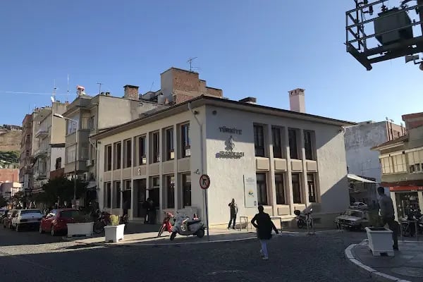 Türkiye İş Bankası Bergama/İzmir Şubesi - Resim 2