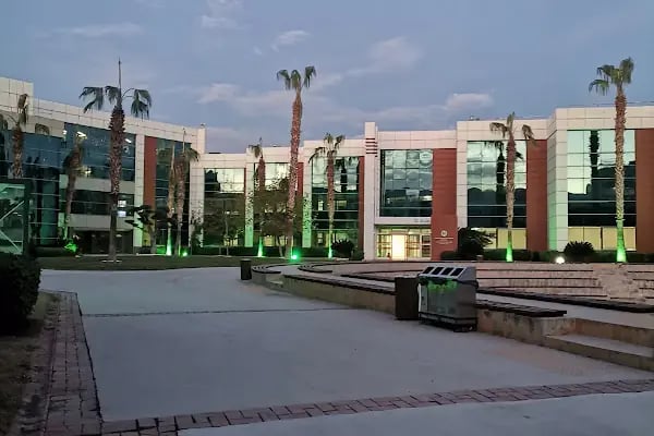 İzmir Bakırçay Üniversitesi - Resim 18