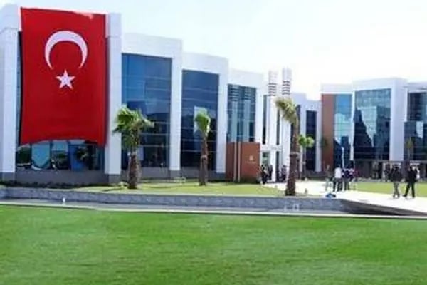 İzmir Bakırçay Üniversitesi - Resim 1