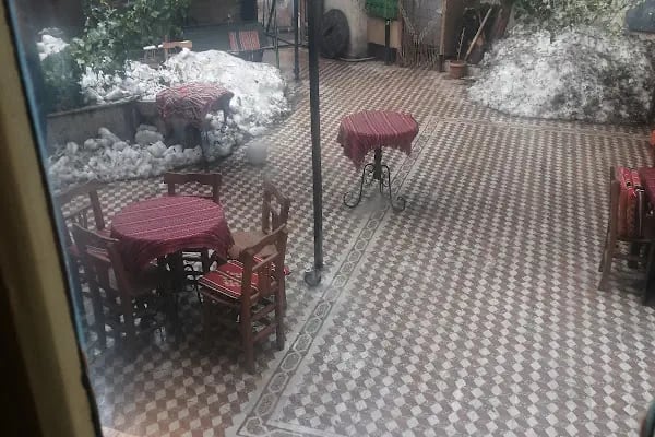 Karanfil Cafe - Resim 19