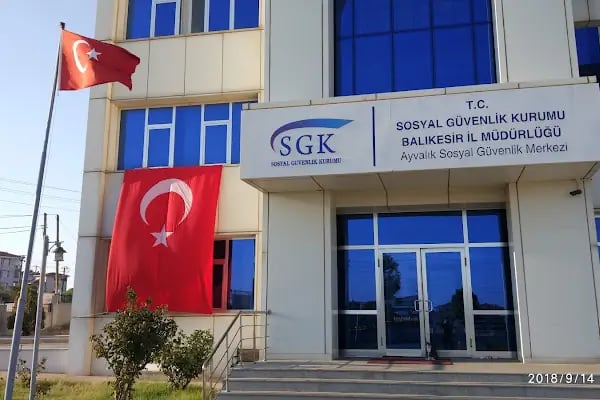 SGK Ayvalik Şubesi - Resim 9