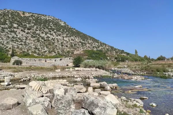 Havuzbaşı Cafe &amp; Bistro - Resim 6
