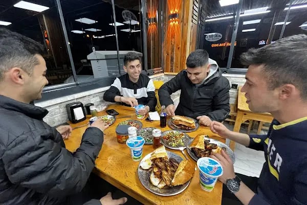Gönlümce Kebap Evi Yavuz Usta - Resim 4