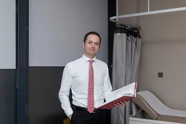 Op. Dr. Ahmet Danacı | Ortopedi Doktoru | Ortopedi Uzmanı | Omuz Doktoru - Resim 3