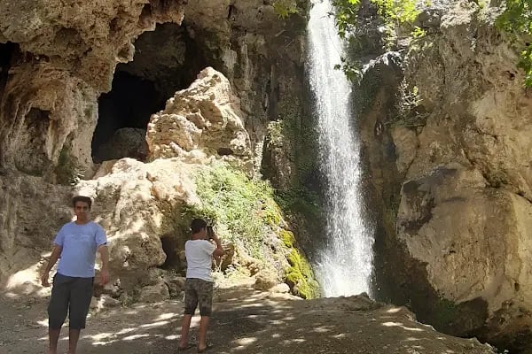Savruk Mağarası ve Şelalesi - Resim 13