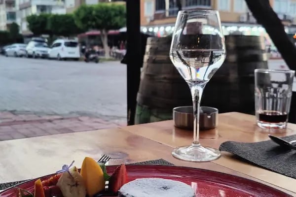 Emerald Garden Restaurant - Resim 11