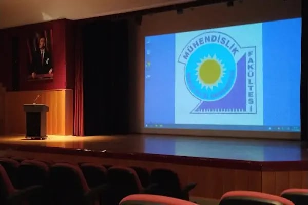 Dokuz Eylül Üniversitesi Mühendislik Fakültesi Konferans Salonu - Resim 2