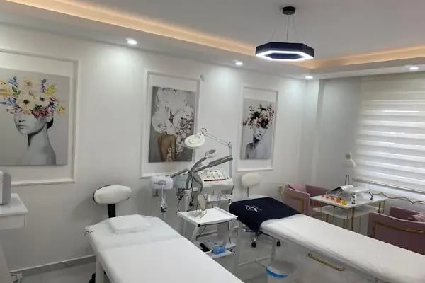 FAZİLET ESTETİK VE GÜZELLİK MERKEZİ - Resim 15