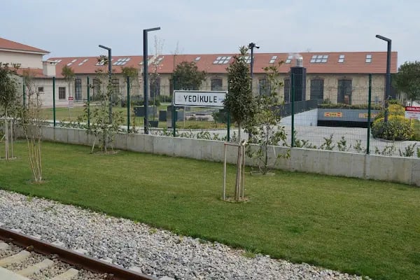 Yedikule tren istasyonu - Resim 4