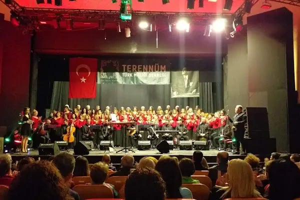 Adana Büyükşehir Belediyesi Tiyatro Salonu - Resim 6