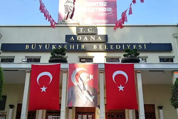 Adana Büyükşehir Belediyesi Tiyatro Salonu - Resim 14