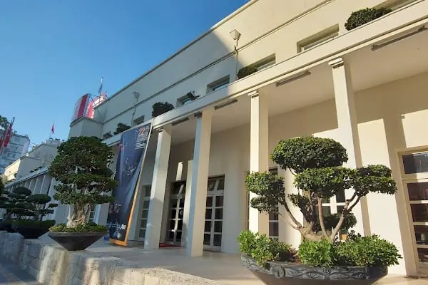 Adana Büyükşehir Belediyesi Tiyatro Salonu - Resim 12