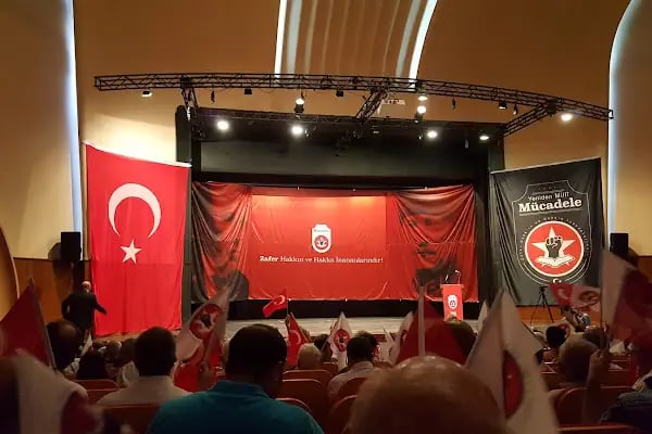 Adana Büyükşehir Belediyesi Tiyatro Salonu - Resim 13