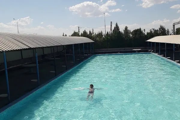 Kapalı Yüzme Havuzu - Resim 1