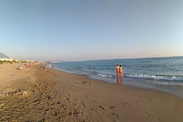 Oba beach - Resim 2
