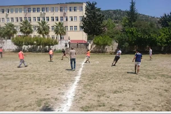 Gazi Mesleki ve Teknik Anadolu Lisesi - Resim 1