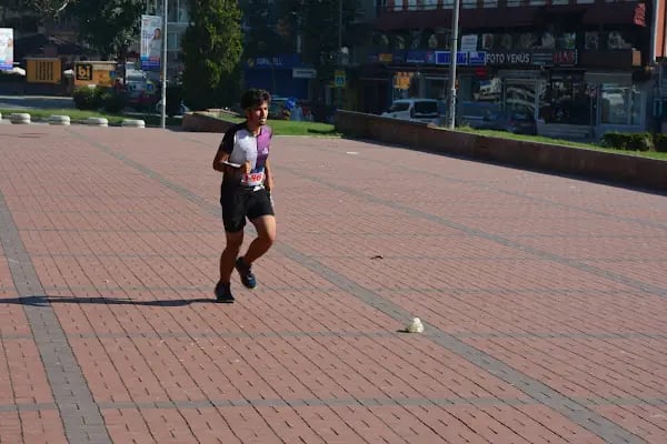 İnegol Belediyesi Kapalı Spor Salonu - Resim 17