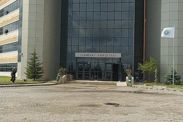 Kocaeli Üniversitesi İlahiyat Fakültesi - Resim 2