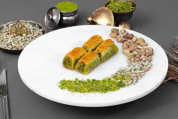 Hacı Hasan Oğulları Baklava ve Börek İnegöl Şubesi - Resim 18