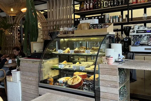 PETROV COFFEE PODYUMPARK - Resim 9