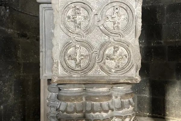 Kars On Iki Havariler Kilisesi - Resim 12