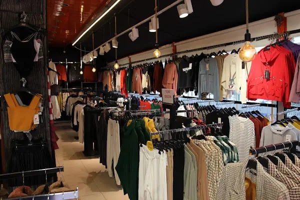 Podium boutique akcay - Resim 8