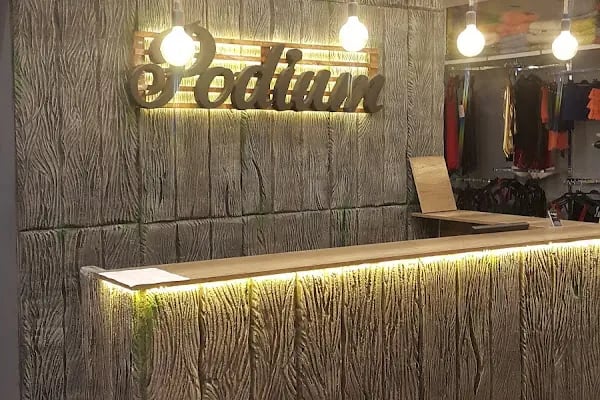 Podium boutique akcay - Resim 4