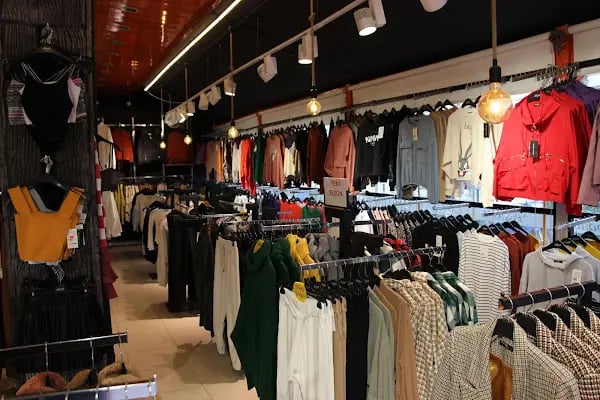 Podium boutique akcay - Resim 11
