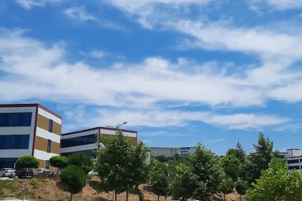 MCBÜ, Uygulamalı Bilimler Fakültesi - Resim 6