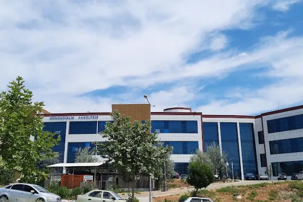 MCBÜ, Uygulamalı Bilimler Fakültesi - Resim 13