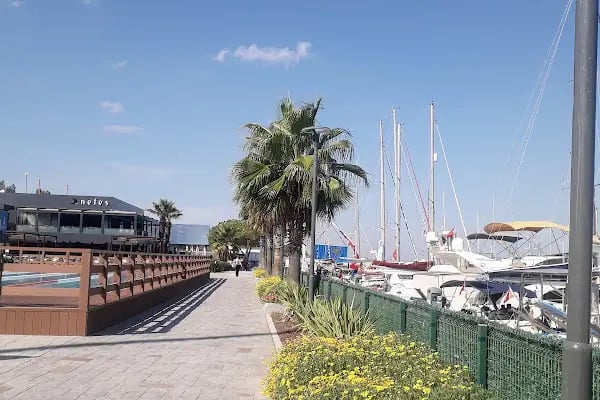 İzmir Marina Ön Büro - Resim 7