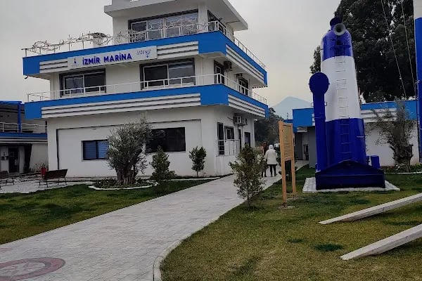 İzmir Marina Ön Büro - Resim 5