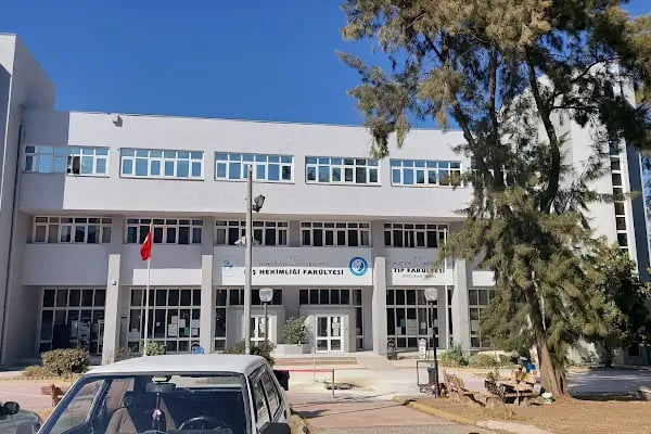 Dokuz Eylül Üniversitesi Tıp Fakültesi Dekanlığı - Resim 5