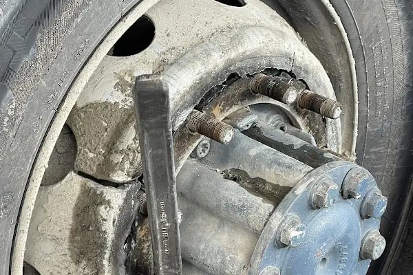 ŞanlıUrfa Oto Lastik ve Yol Yardımı - Resim 18