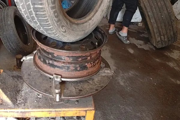 ŞanlıUrfa Oto Lastik ve Yol Yardımı - Resim 12