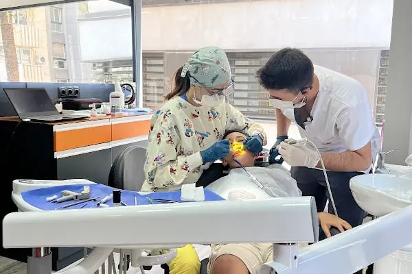 Özel Dent 35 Ağız ve Diş Sağlığı Polikliniği Alsancak - Resim 15