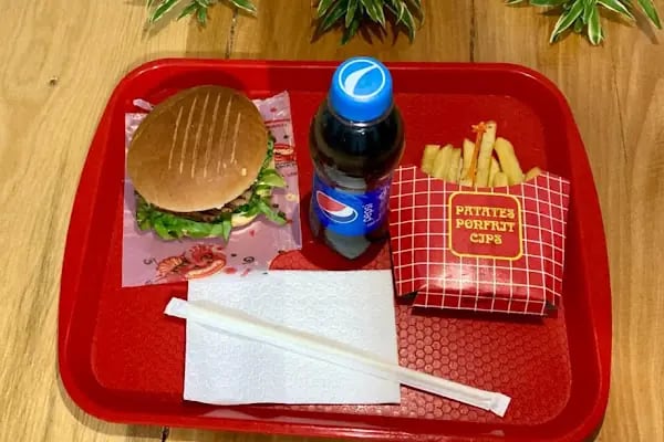 Karacan Cafe Hamburger - Resim 3