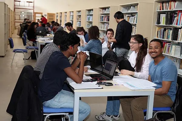 Türk Hava Kurumu Üniversitesi - Resim 3