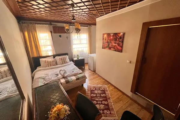 Sarı Konak Kaleiçi - Resim 4