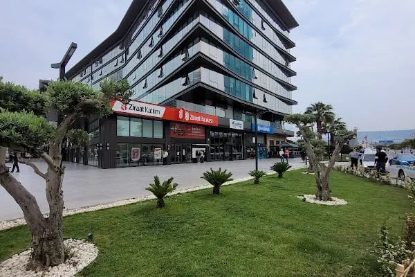 Locadent Ağız Ve Diş Sağlığı Polikliniği - Bayraklı | İmplant Tedavisi | Gülüş Estetiği | Zirkonyum - Resim 4