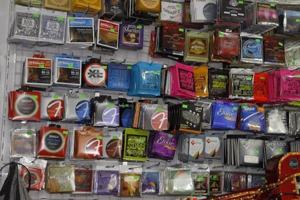 7nota Müzik Aletleri Alanya Guitar Shop - Resim 12