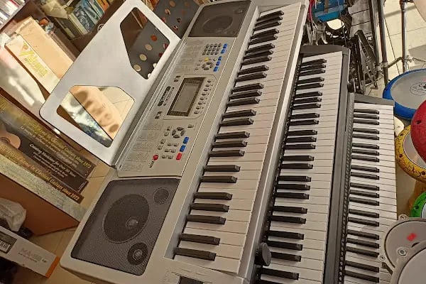 7nota Müzik Aletleri Alanya Guitar Shop - Resim 4