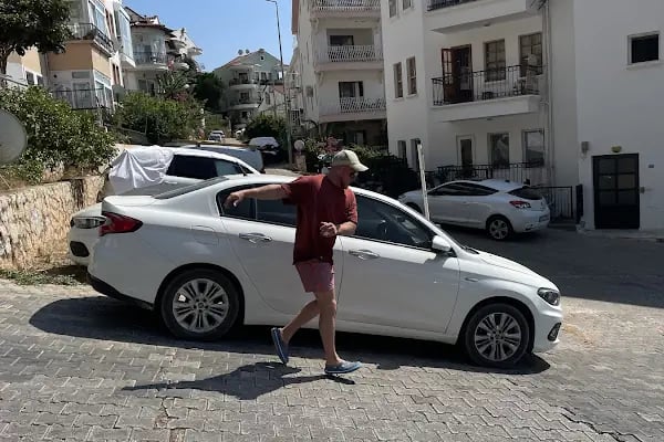 DELUXE RENT A CAR - Resim 13