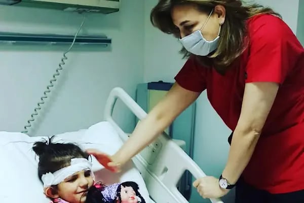 Prof.Dr. Emine Aydın - KBB Hastalıkları Uzmanı - Resim 2