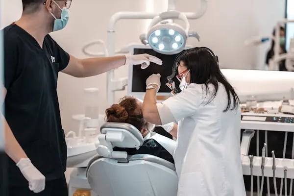Bodrum Dental Ağız ve Diş Sağlığı Polikliniği Alev Kumbaracı - Resim 13